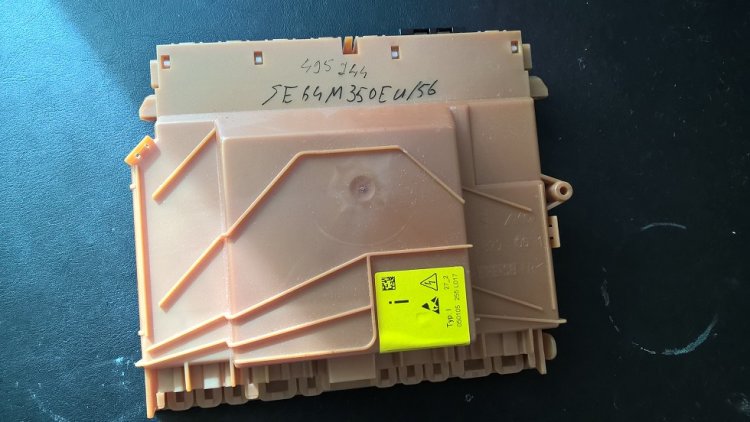 Steuerungsmodul 498744 - zum Schließen ins Bild klicken